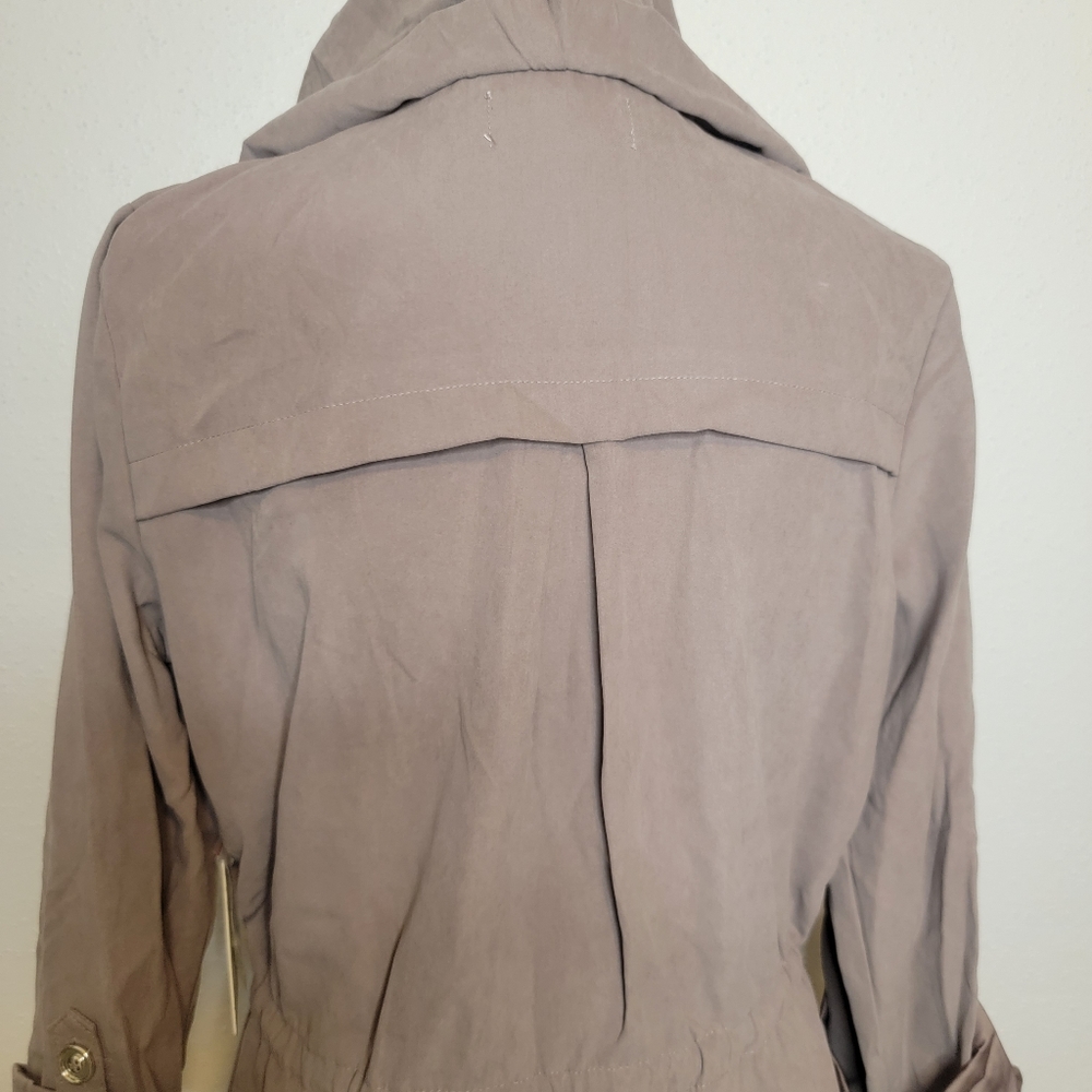 Light brown jacket. - Picture 10 of 13